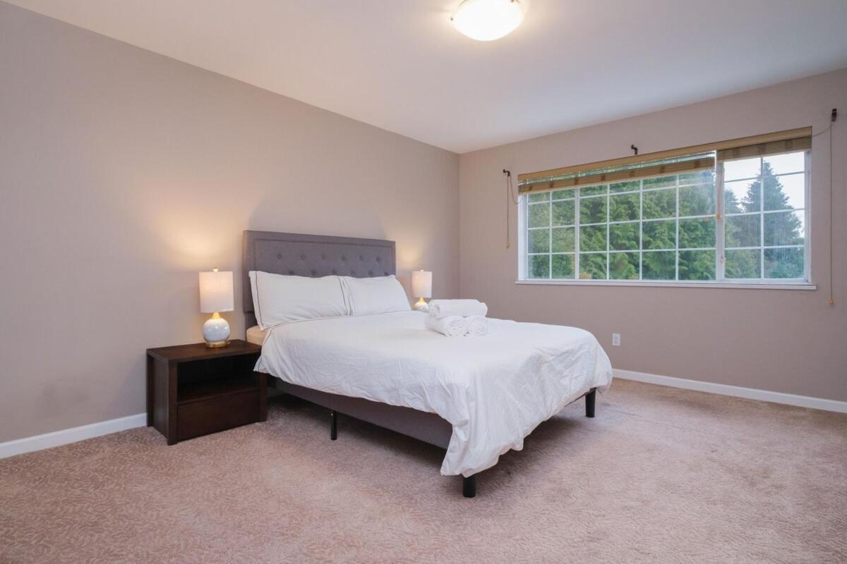 Spacious 4Br W Ensuites Mins To Downtown Yvr Ubc Vancouver Bagian luar foto