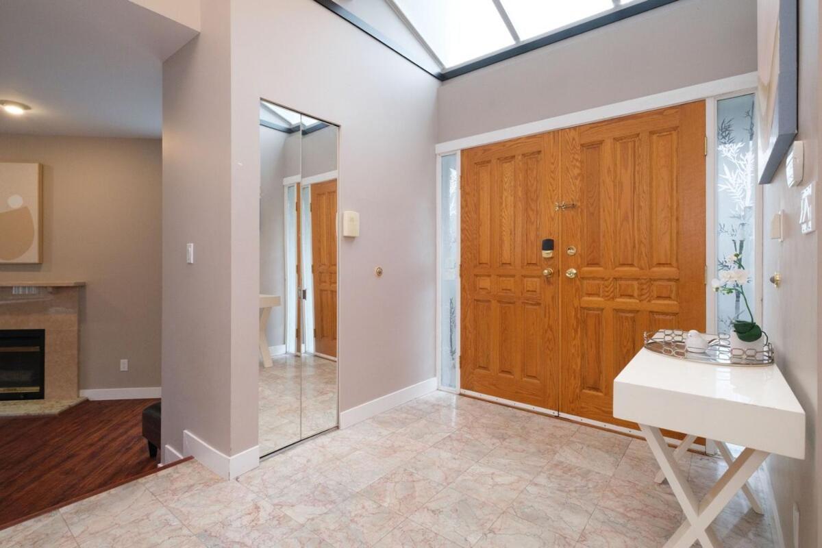 Spacious 4Br W Ensuites Mins To Downtown Yvr Ubc Vancouver Bagian luar foto