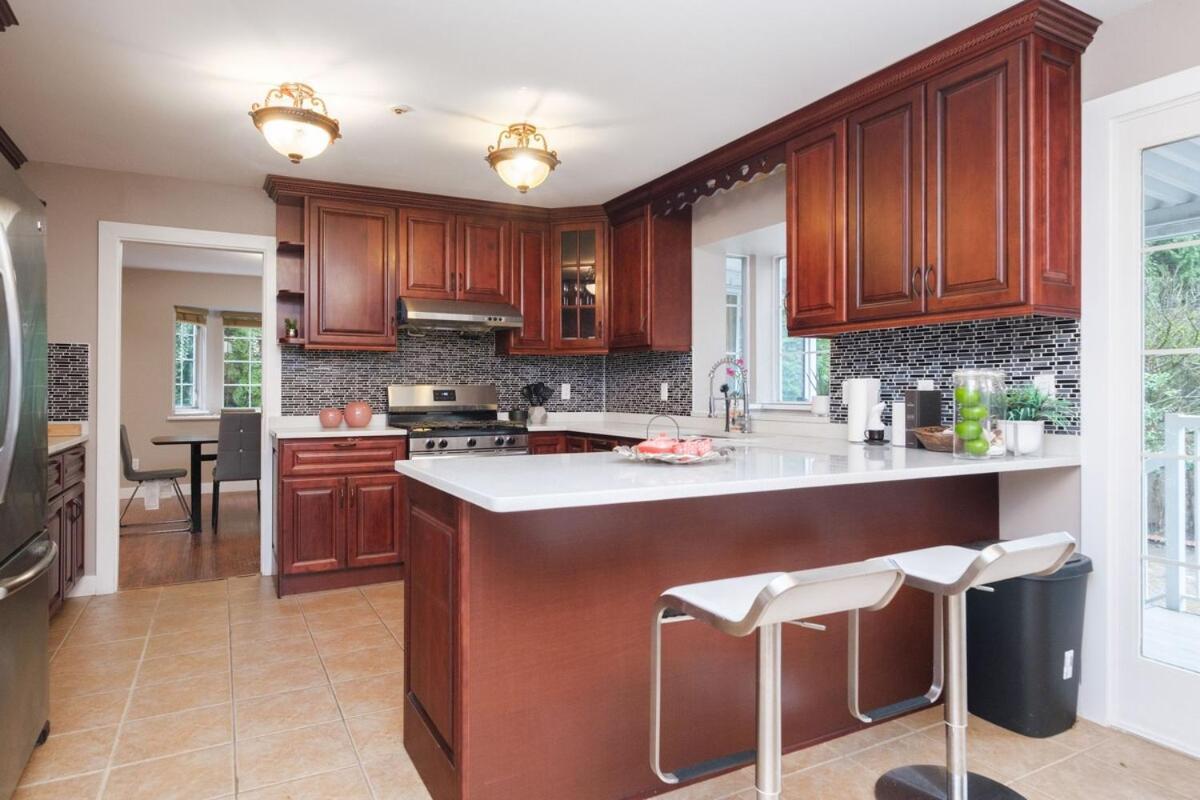 Spacious 4Br W Ensuites Mins To Downtown Yvr Ubc Vancouver Bagian luar foto