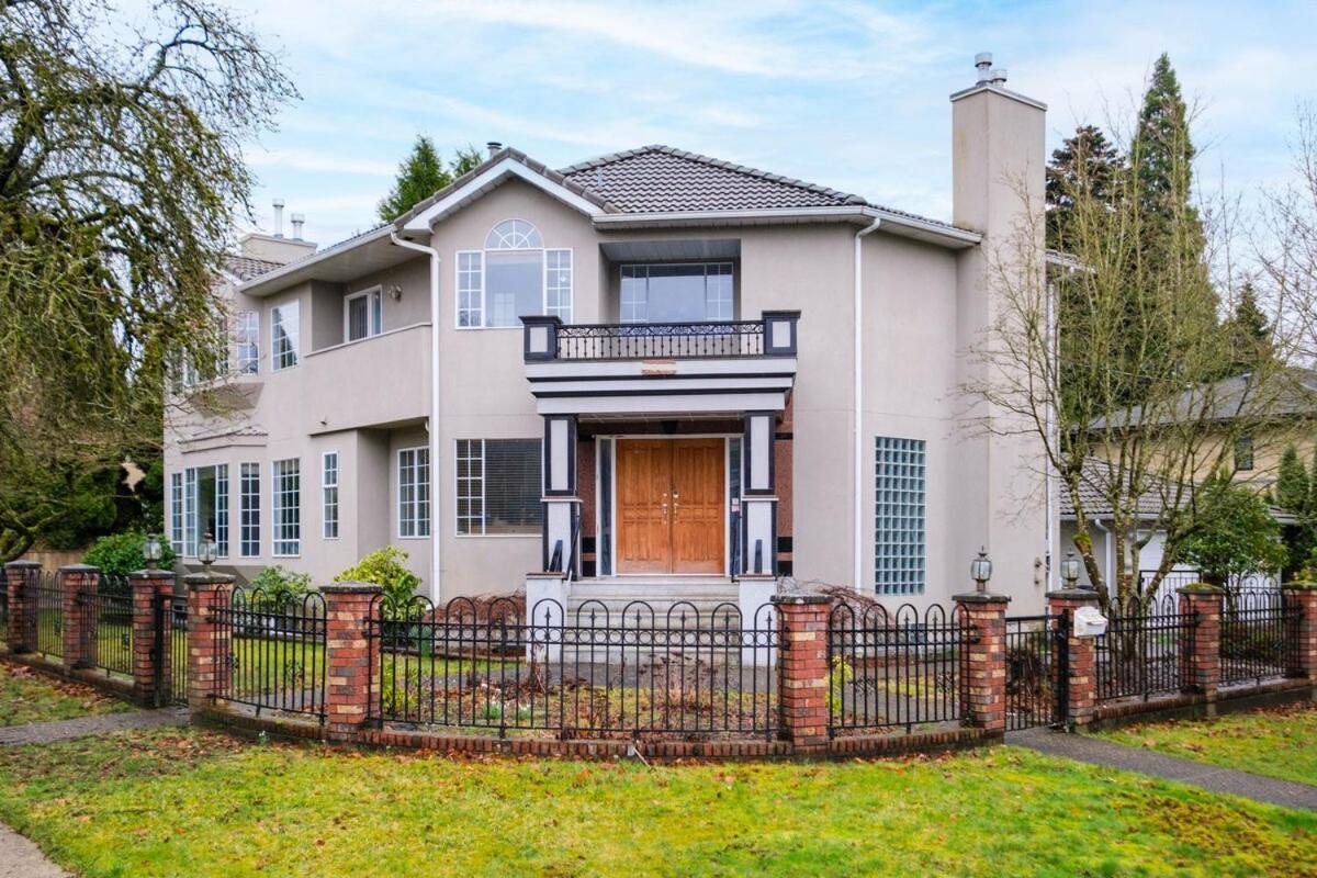 Spacious 4Br W Ensuites Mins To Downtown Yvr Ubc Vancouver Bagian luar foto
