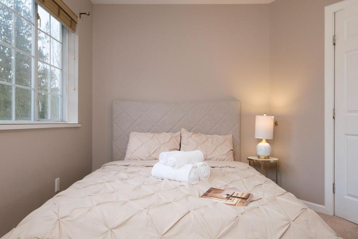 Spacious 4Br W Ensuites Mins To Downtown Yvr Ubc Vancouver Bagian luar foto